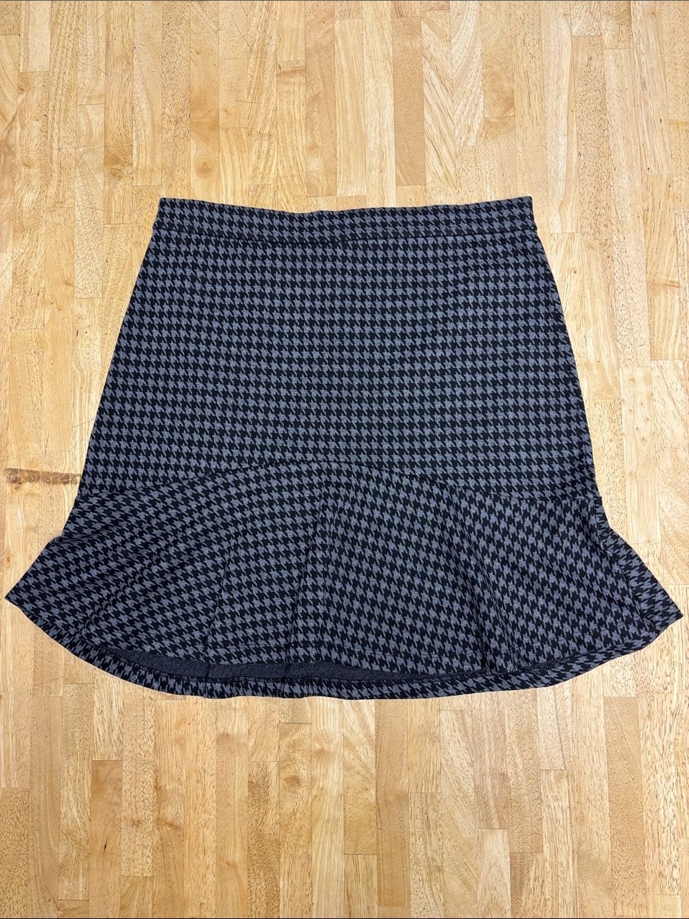 NWT Banana Republic Houndstooth Flounce Ruffle Mini Skirt 10 Gray Black Preppy